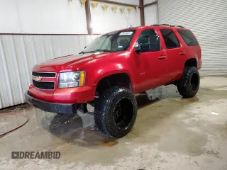 2013 Chevrolet Tahoe LS z VIN 1GNSCAE00DR348274, wystawiony jako Copart lot #60323165 z przebiegiem 210 354 mil mil oraz Czysty tytuł • Clean title. Historia ofert i sprzedaży dostępna na DreamBid. Obrazek 1.