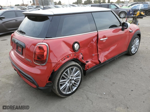 2022 MINI Hardtop 2 Door Cooper S with VIN WMW53DH04N2R53781, listed as a Copart auction lot 83186364 with 7,188 mi miles and Salvage Title. Bid and sale history available at carsss.com. Image 3.