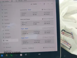 2020 Tesla Model 3 Standard Range Plus z VIN 5YJ3E1EA2LF739866, wystawiony jako IAAI lot #41842179 z przebiegiem 70 089 mil mil oraz . Historia ofert i sprzedaży dostępna na DreamBid. Obrazek 7.