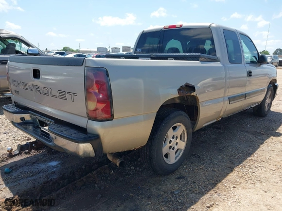 2004 Chevrolet Silverado 1500 Work Truck with VIN 1GCEC19X54Z276808, listed as a IAAI auction lot 41930248 with 223,271 mi miles. Bid and sale history available at carsss.com. Image 4.