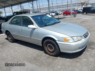 2000 Toyota Camry LE z VIN JT2BF22K6Y0244645, wystawiony jako IAAI lot #42280455 z przebiegiem 178 273 mil mil oraz . Historia ofert i sprzedaży dostępna na DreamBid. Obrazek 1.
