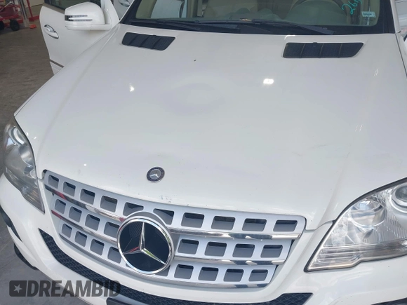 2011 Mercedes-Benz M 350 z VIN 4JGBB8GB4BA738479, wystawiony jako IAAI lot #42215268 z przebiegiem 261 506 mil mil oraz . Historia ofert i sprzedaży dostępna na DreamBid. Obrazek 6.