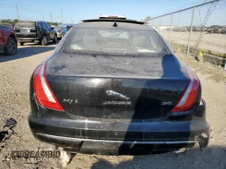 2019 Jaguar XJ Portfolio with VIN SAJWA2G7XK8W19345, listed as a Copart auction lot 72649384 with Not Provided miles and Salvage Title. Bid and sale history available at DreamBid. Image 6.