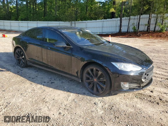 2014 Tesla Model S 60 z VIN 5YJSA1H10EFP40472, wystawiony jako Copart lot #55942595 z przebiegiem 104 241 mil mil oraz Czysty tytuł • Clean title. Historia ofert i sprzedaży dostępna na DreamBid. Obrazek 4.