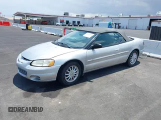 2001 Chrysler Sebring z VIN 1C3EL45UX1N624672, wystawiony jako IAAI lot #42423100 z przebiegiem 49 826 mil mil oraz . Historia ofert i sprzedaży dostępna na DreamBid. Obrazek 2.