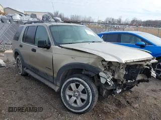 2006 Ford Explorer XLT with VIN 1FMEU73E46UA11137, listed as a IAAI auction lot 41995188 with 166,874 mi miles. Bid and sale history available at carsss.com. Image 1.