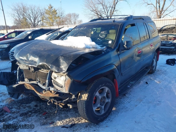 2005 Chevrolet TrailBlazer LS with VIN 1GNET16S556117614, listed as a IAAI auction lot 41320947 with 177,726 mi miles. Bid and sale history available at carsss.com. Image 2.