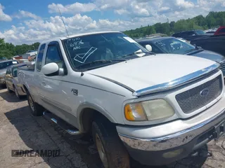 2003 Ford F-150 XL z VIN 1FTRX18L33NB07025, wystawiony jako IAAI lot #42246476 z przebiegiem Nie podano mil oraz . Historia ofert i sprzedaży dostępna na DreamBid. Obrazek 1.