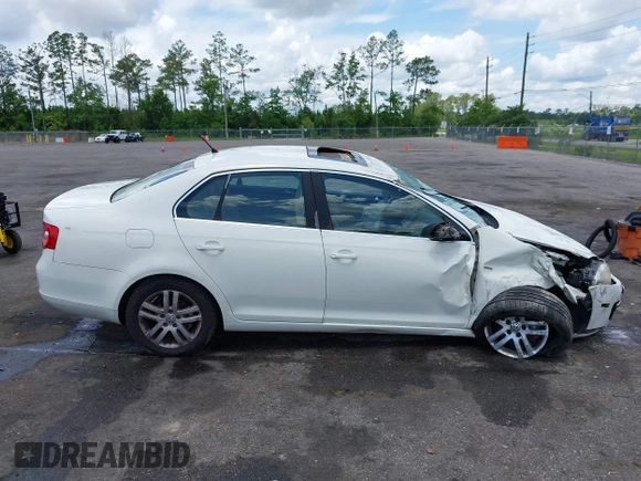 2007 Volkswagen Jetta Wolfsburg Edition with VIN 3VWEF71K77M167750, listed as a IAAI auction lot 42495903 with 136,247 mi miles and . Bid and sale history available at DreamBid. Image 13.