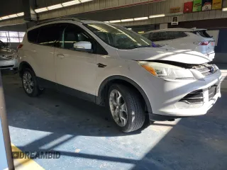 2013 Ford Escape Titanium with VIN 1FMCU0J99DUA61517, listed as a Copart auction lot 83746884 with 134,498 mi miles and Non Repairable. Bid and sale history available at carsss.com. Image 4.