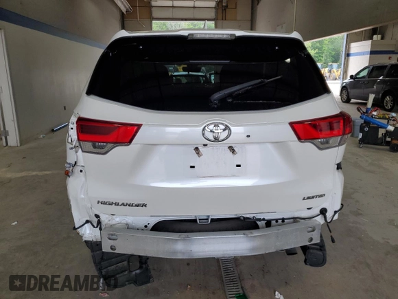 2018 Toyota Highlander Limited with VIN 5TDYZRFH2JS241812, listed as a Copart auction lot 58573015 with 64,899 mi miles and Salvage title. Bid and sale history available at DreamBid. Image 6.