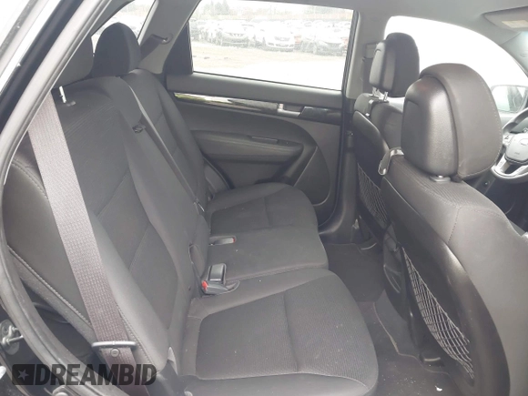 2015 Kia Sorento LX with VIN 5XYKT4A7XFG640254, listed as a IAAI auction lot 42023071 with 178,772 mi miles. Bid and sale history available at carsss.com. Image 8.