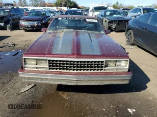 1986 Chevrolet El Camino z VIN 3GCCW80Z9GS914985, wystawiony jako Copart lot #49669715 z przebiegiem 84 552 mil mil oraz Nie do naprawy. Historia ofert i sprzedaży dostępna na DreamBid. Obrazek 5.