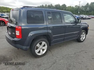 2015 Jeep Patriot Latitude with VIN 1C4NJRFBXFD176250, listed as a Copart auction lot 58903295 with 72,675 mi miles and Salvage title. Bid and sale history available at DreamBid. Image 3.
