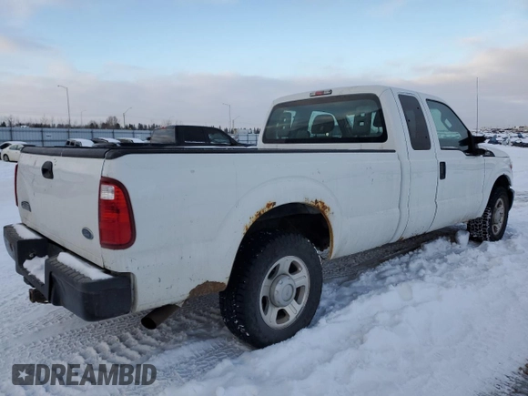 2015 Ford F-250 XLT with VIN 1FT7X2A63FEB26860, listed as a Copart auction lot 44627615 with 350,508 mi miles and Clean title. Bid and sale history available at DreamBid. Image 3.