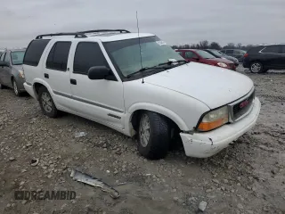 2000 GMC Jimmy Diamond Edition Luxury with VIN 1GKDT13W2Y2117114, listed as a Copart auction lot 85949424 with 0 mi miles and Salvage Title. Bid and sale history available at carsss.com. Image 4.
