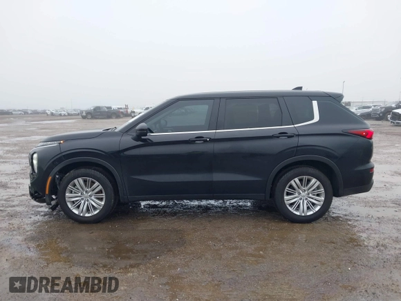 2024 Mitsubishi Outlander ES z VIN JA4J3UA88RZ074065, wystawiony jako IAAI lot #41451179 z przebiegiem 3 338 mil mil oraz . Historia ofert i sprzedaży dostępna na DreamBid. Obrazek 14.