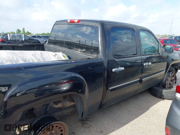2008 GMC Sierra Denali z VIN 2GTEK638X81334086, wystawiony jako IAAI lot #42531560 z przebiegiem 248 592 mil mil oraz . Historia ofert i sprzedaży dostępna na DreamBid. Obrazek 13.