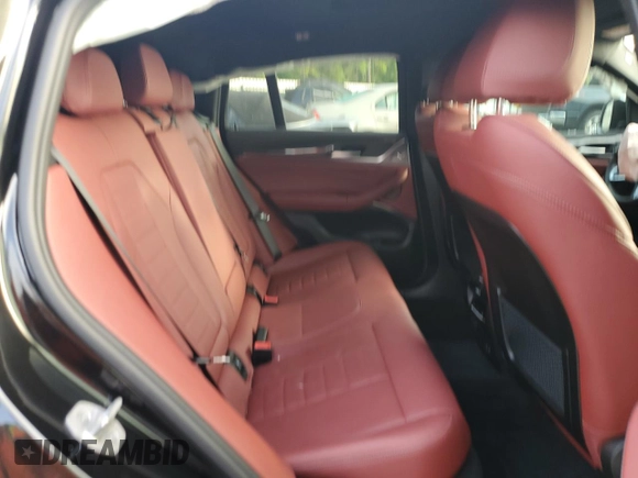 2024 BMW X4 M40i z VIN 5UX43DT00R9V20010, wystawiony jako Copart lot #51654125 z przebiegiem Nie podano mil oraz Nie do naprawy • Non repairable. Historia ofert i sprzedaży dostępna na DreamBid. Obrazek 10.