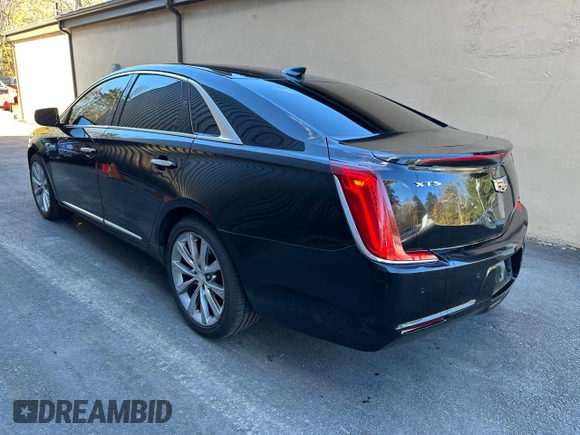 2018 Cadillac XTS Livery with VIN 2G61U5S38J9125061, listed as a Copart auction lot 55403965 with 219,673 mi miles and Clean Title. Bid and sale history available at carsss.com. Image 3.