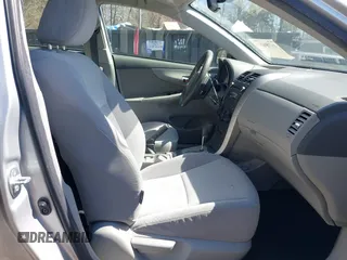 2010 Toyota Corolla z VIN JTDBU4EE2AJ068160, wystawiony jako IAAI lot #41780495 z przebiegiem 107 504 mil mil oraz . Historia ofert i sprzedaży dostępna na DreamBid. Obrazek 5.