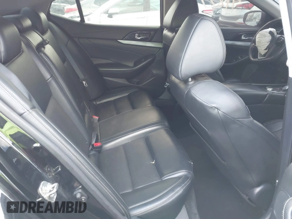 2017 Nissan Maxima SV with VIN 1N4AA6AP0HC373183, listed as a IAAI auction lot 41877877 with 137,478 mi miles and . Bid and sale history available at DreamBid. Image 8.