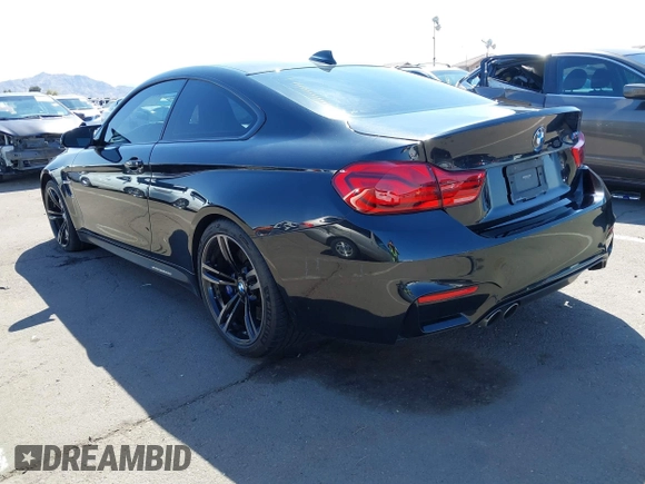 2018 BMW M4 z VIN WBS4Y9C57JAC86023, wystawiony jako IAAI lot #41858452 z przebiegiem 95 640 mil mil oraz . Historia ofert i sprzedaży dostępna na DreamBid. Obrazek 3.