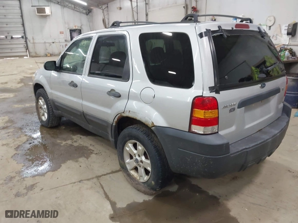 2006 Ford Escape XLT with VIN 1FMYU931X6KD24033, listed as a IAAI auction lot 42076217 with 0 mi miles. Bid and sale history available at carsss.com. Image 3.