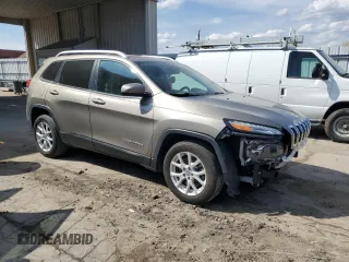 2017 Jeep Cherokee Latitude with VIN 1C4PJLCBXHW585608, listed as a Copart auction lot 53943055 with 62,927 mi miles and Salvage Title. Bid and sale history available at DreamBid. Image 4.