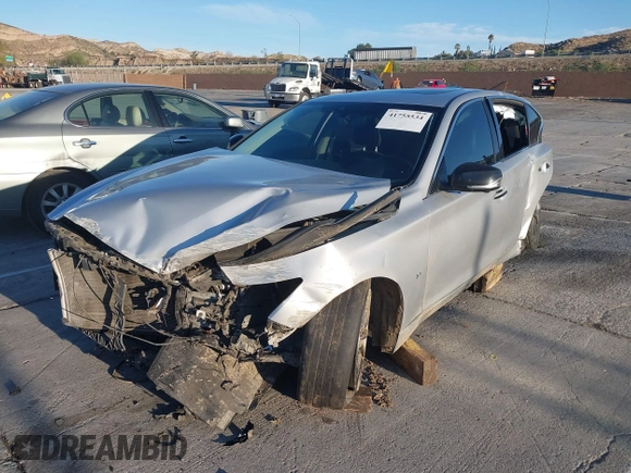 2015 Infiniti Q50 z VIN JN1BV7AP4FM341453, wystawiony jako IAAI lot #41755534 z przebiegiem Nie podano mil oraz . Historia ofert i sprzedaży dostępna na DreamBid. Obrazek 20.