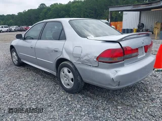 2002 Honda Accord EX z VIN 1HGCG16562A084499, wystawiony jako IAAI lot #42446830 z przebiegiem 241 615 mil mil oraz . Historia ofert i sprzedaży dostępna na DreamBid. Obrazek 3.
