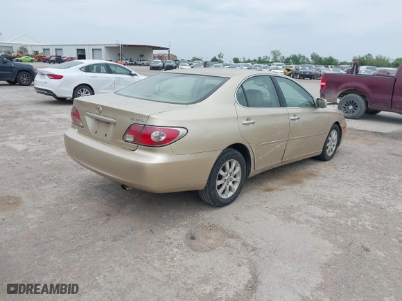 2003 Lexus ES 300 with VIN JTHBF30G030126237, listed as a IAAI auction lot 42061334 with 205,375 mi miles. Bid and sale history available at carsss.com. Image 4.