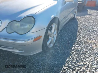 2004 Mercedes-Benz C 230 Kompressor with VIN WDBRF40J24F509692, listed as a IAAI auction lot 41350275 with 210,624 mi miles and . Bid and sale history available at DreamBid. Image 14.