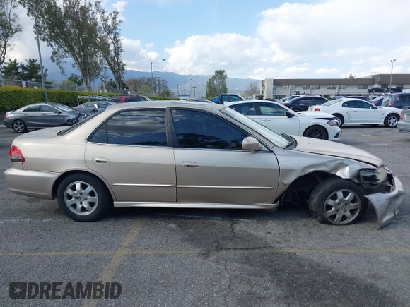 2001 Honda Accord EX z VIN 1HGCG66821A084618, wystawiony jako IAAI lot #41959020 z przebiegiem 272 671 mil mil oraz . Historia ofert i sprzedaży dostępna na DreamBid. Obrazek 13.