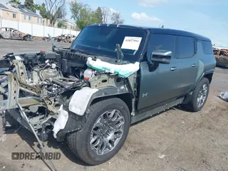 2024 GMC Hummer EV 3X with VIN 1GKB0RDC3RU101111, listed as a IAAI auction lot 41857994 with 16,246 mi miles. Bid and sale history available at carsss.com. Image 18.