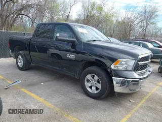 2023 Ram 1500 SLT z VIN 1C6RR7LG7PS565852, wystawiony jako IAAI lot #41871789 z przebiegiem 37 635 mil mil oraz . Historia ofert i sprzedaży dostępna na DreamBid. Obrazek 1.