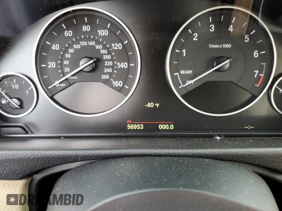 2015 BMW 3 Series 328i xDrive с VIN WBA3B5C5XFF960442, выставлен на аукционе Copart как лот 54366375 с пробегом 56 953 миль миль и Списание • Salvage title. История ставок и продаж доступна на DreamBid. Изображение 9.