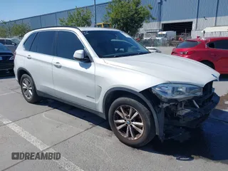 2014 BMW X5 sDrive35i z VIN 5UXKR2C56E0H34202, wystawiony jako IAAI lot #42311732 z przebiegiem 159 162 mil mil oraz . Historia ofert i sprzedaży dostępna na DreamBid. Obrazek 1.