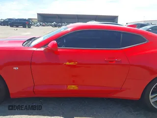 2017 Chevrolet Camaro 1LT z VIN 1G1FB1RS4H0201483, wystawiony jako IAAI lot #42313718 z przebiegiem 84 031 mil mil oraz . Historia ofert i sprzedaży dostępna na DreamBid. Obrazek 15.