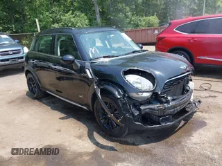 2015 MINI Countryman S z VIN WMWZC5C56FWP45115, wystawiony jako IAAI lot #42426394 z przebiegiem 52 937 mil mil oraz . Historia ofert i sprzedaży dostępna na DreamBid. Obrazek 1.