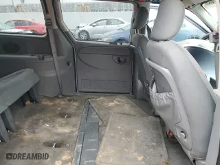 2005 Dodge Caravan SXT with VIN 2D4GP44L95R335862, listed as a Copart auction lot 51247635 with 0 mi miles and Salvage Title. Bid and sale history available at carsss.com. Image 11.