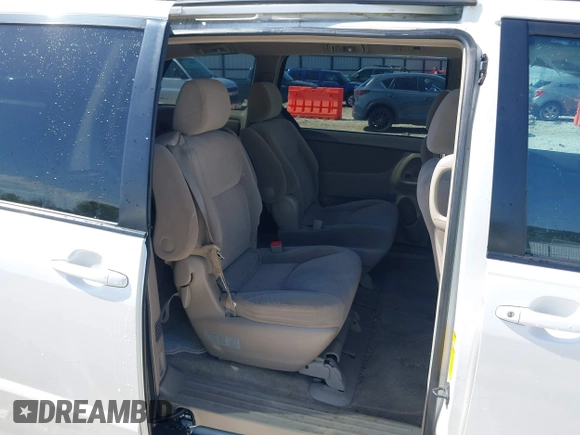 2006 Toyota Sienna XLE with VIN 5TDZA22C06S576958, listed as a IAAI auction lot 41978892 with 257,598 mi miles. Bid and sale history available at carsss.com. Image 8.