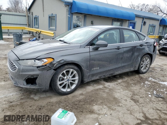 2019 Ford Fusion SE with VIN 3FA6P0LU5KR108871, listed as a Copart auction lot 45390485 with 61,130 mi miles and Salvage Title. Bid and sale history available at carsss.com. Image 1.