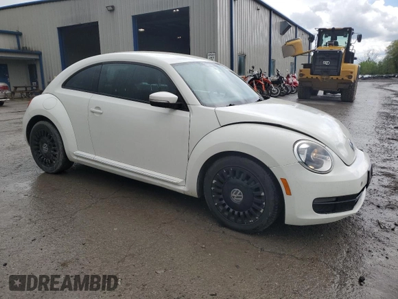 2014 Volkswagen Beetle 2.5L w/Sun with VIN 3VWJP7AT9EM602575, listed as a Copart auction lot 55383965 with 130,525 mi miles and Salvage Title. Bid and sale history available at DreamBid. Image 4.