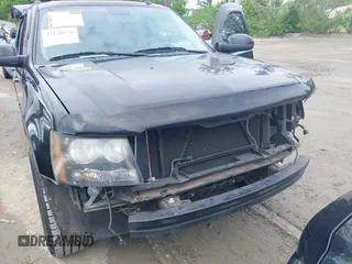 2010 Chevrolet Tahoe LT z VIN 1GNMCBE38AR113187, wystawiony jako IAAI lot #42120278 z przebiegiem 190 030 mil mil oraz . Historia ofert i sprzedaży dostępna na DreamBid. Obrazek 6.