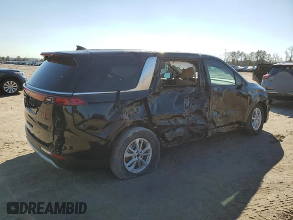 2024 Kia Carnival LX with VIN KNDNB4H39R6422610, listed as a Copart auction lot 88720325 with 15,946 mi miles and Salvage Title. Bid and sale history available at carsss.com. Image 3.