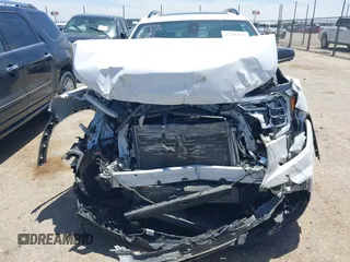 2022 GMC Terrain SLT z VIN 3GKALVEV0NL293247, wystawiony jako IAAI lot #42286019 z przebiegiem 35 801 mil mil oraz . Historia ofert i sprzedaży dostępna na DreamBid. Obrazek 6.