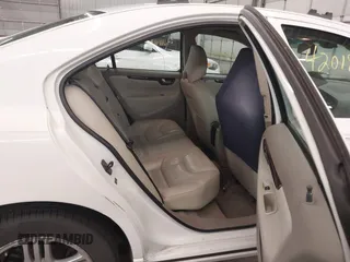 2007 Volvo S60 2.5L Turbo with VIN YV1RS592872634099, listed as a IAAI auction lot 42018020 with 211,887 mi miles. Bid and sale history available at carsss.com. Image 8.