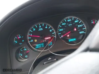 2010 Chevrolet Avalanche LT with VIN 3GNVKFE03AG298995, listed as a IAAI auction lot 40968285 with 125,197 mi miles. Bid and sale history available at carsss.com. Image 7.