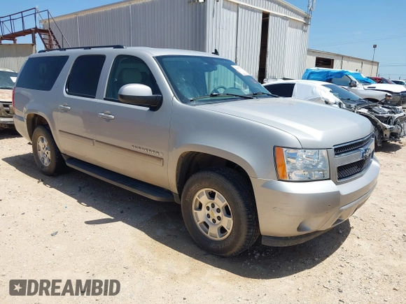 2008 Chevrolet Suburban LTZ с VIN 1GNFC16J18R119018, выставлен на аукционе IAAI как лот 42677575 с пробегом 338 879 миль миль и . История ставок и продаж доступна на DreamBid. Изображение 1.